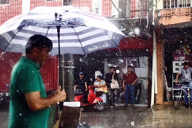 Lluvias y tormentas continuarán este sábado mientras Marn prevé temporal para los próximos días