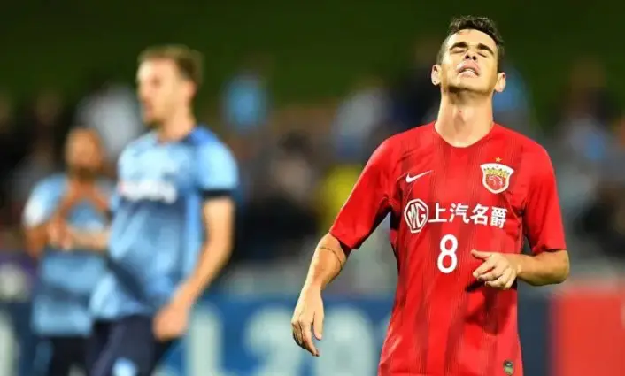 El delantero brasileño "Oscar" se retira del fútbol a los 34 por salud