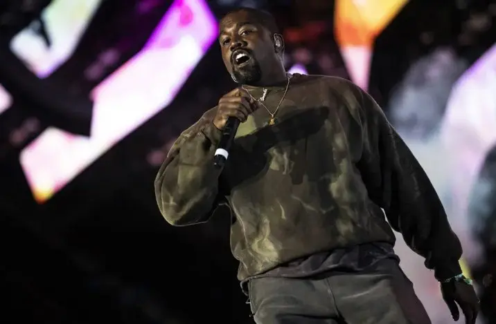 Kanye West pospone su concierto en Francia ante posible prohibición