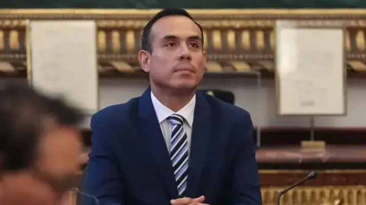 Allanan 27 inmuebles en Perú por contrataciones indebidas en gestión del expresidente José Jerí
