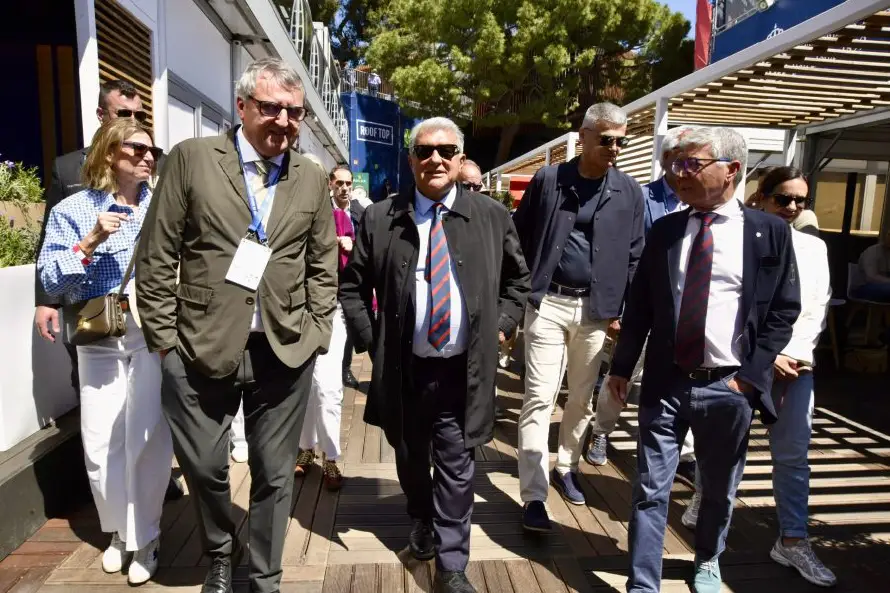 Presidente del Barcelona tras eliminación en Champions: "El arbitraje ha sido una vergüenza"
