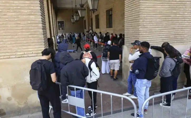 Gobierno español recibe 13,500 solicitudes para la regularización de migrantes en 24 horas