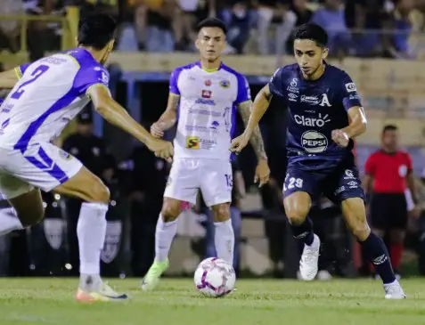 Municipal Limeño y Alianza empatan 0-0 en un partido sin brillo