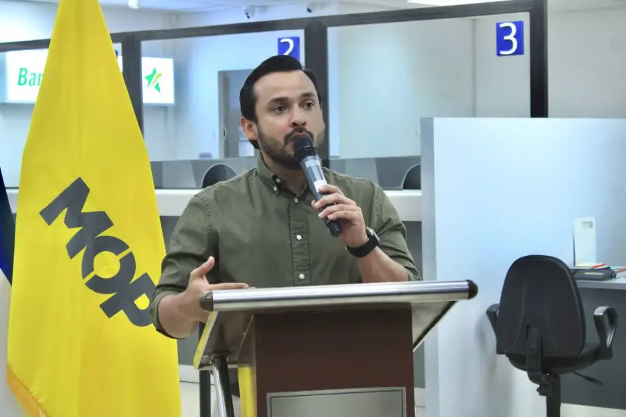 Esto respondió el VMT a buseros que piden poner precio tope al diésel 