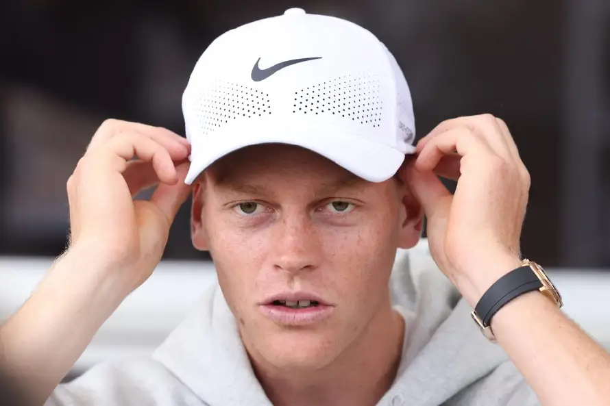 Jannick Sinner lamenta ausencia de Carlos Alcaraz y Novak Djokovic en torneo de Madrid