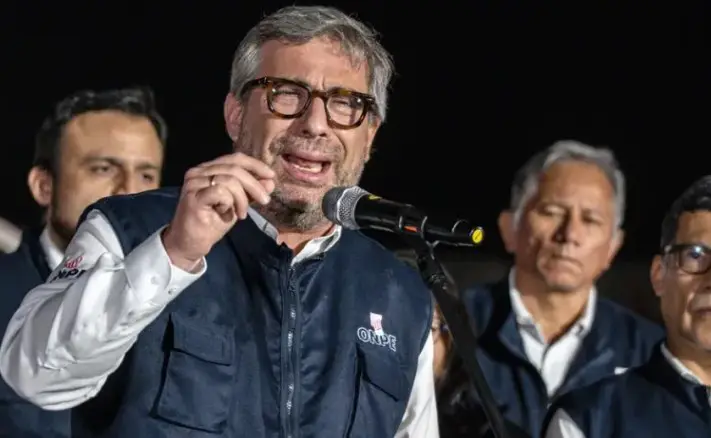 Jefe responsable de elecciones en Perú dimite por demoras en reparto de material electoral