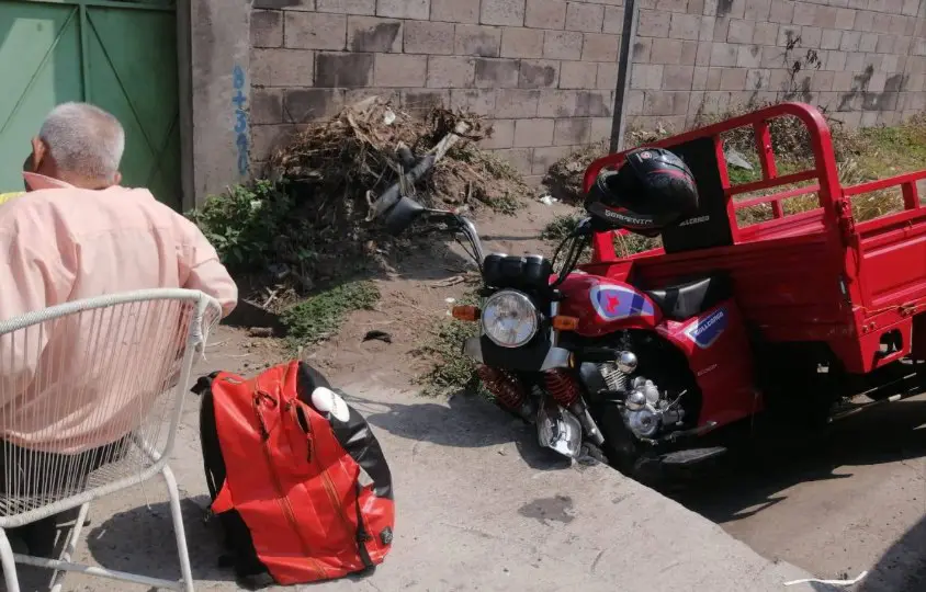 Dos motociclistas y un hombre de 70 años resultan lesionados en percances de este viernes