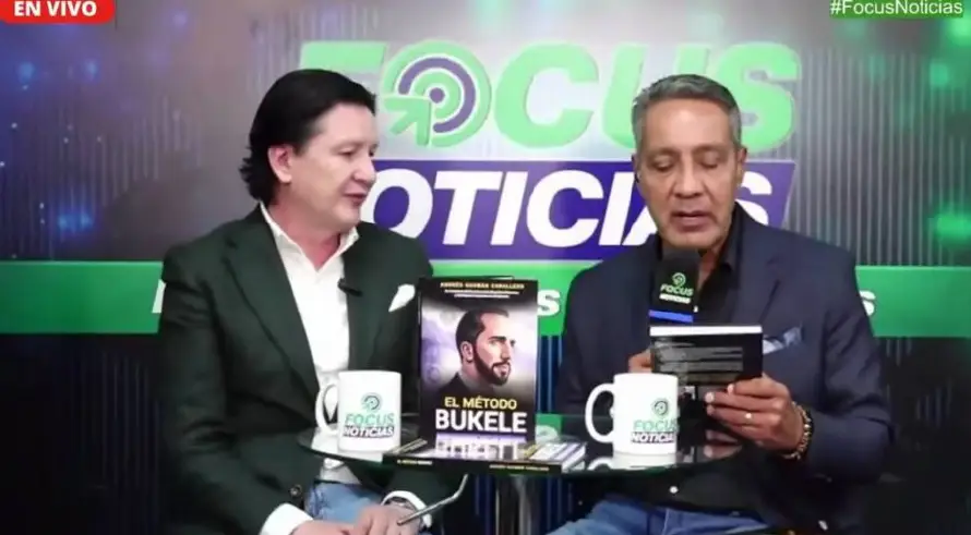 Exasesor colombiano gubernamental promueve "El método Bukele" y relata caso de pandillero que mató por orden de su clica