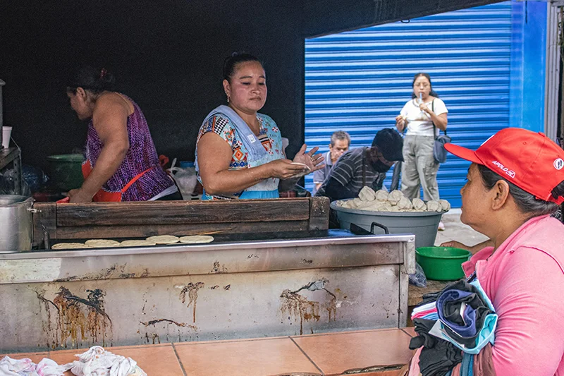Precios de almuerzos suben por ocho meses y tortillas por 10, según el IPC