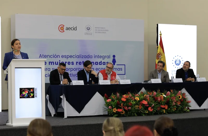 Cancillería y España impulsan inclusión de mujeres retornadas en El Salvador