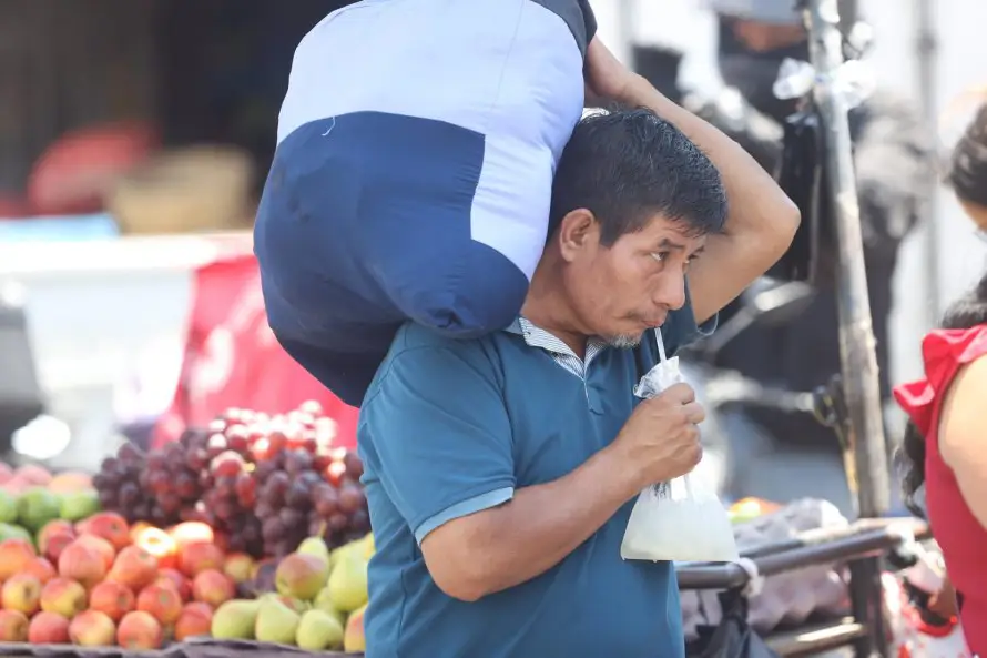 Suben a nueve los lugares afectados por la ola de calor en El Salvador