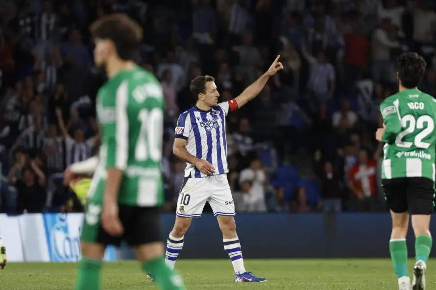 Oyarzábal, de penalti en el añadido, da un punto a la Real y frustra al Betis