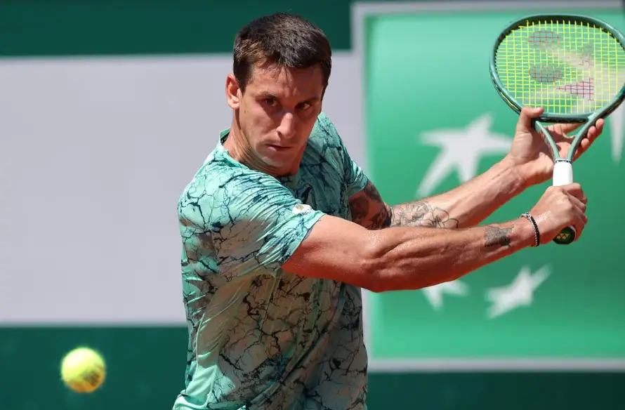 El argentino Thiago Tirante avanza en Roland Garros; caen Camilo Carabelli y Marco Trungelliti