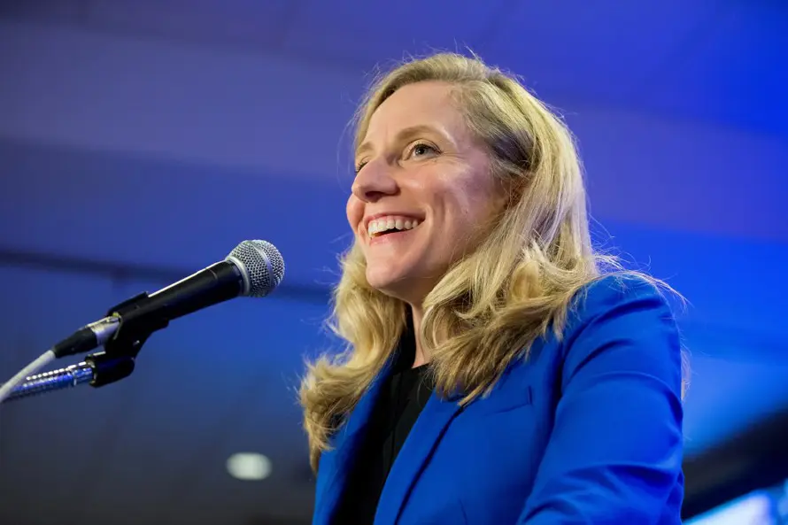 Demócratas critican al Supremo de EE.UU. por frenar el nuevo mapa electoral de Virginia