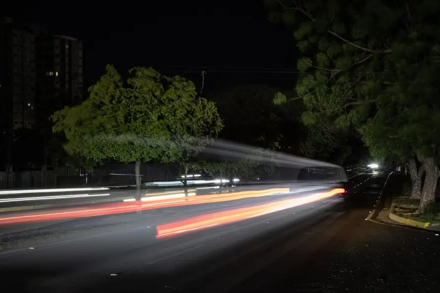 Racionamientos, la pesadilla en una Venezuela que urge recuperar su red eléctrica