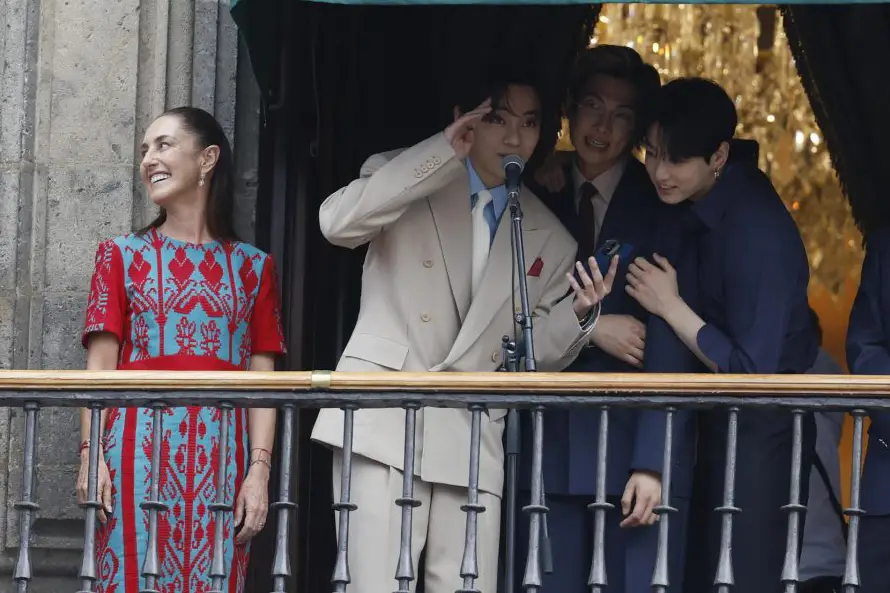 La banda BTS lanza detrás de cámaras de su visita en Palacio Nacional en México
