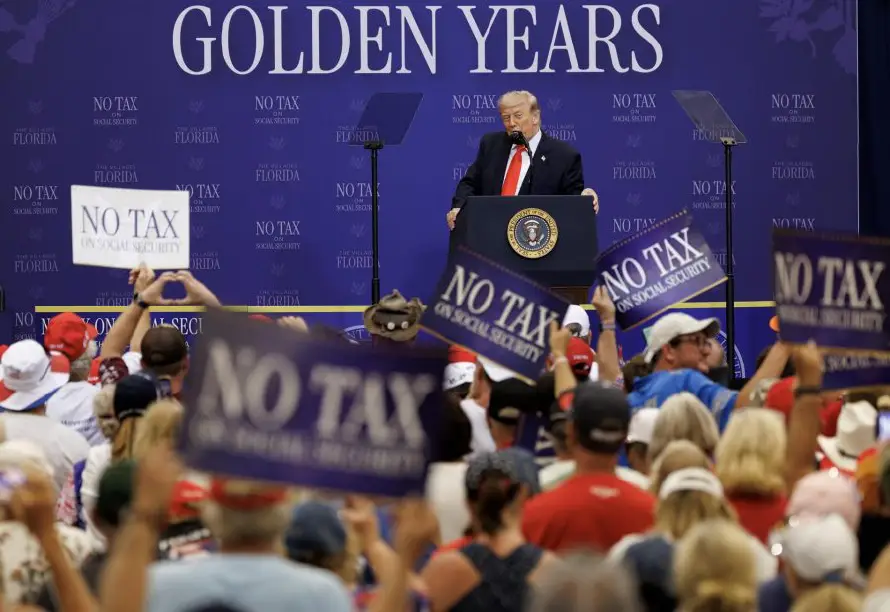 Trump bromea con que hace mucho ejercicio: "Un minuto al día"