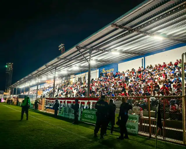 Partido entre Metapán y Firpo fue suspendido por apagones en el estadio Jorge Suárez