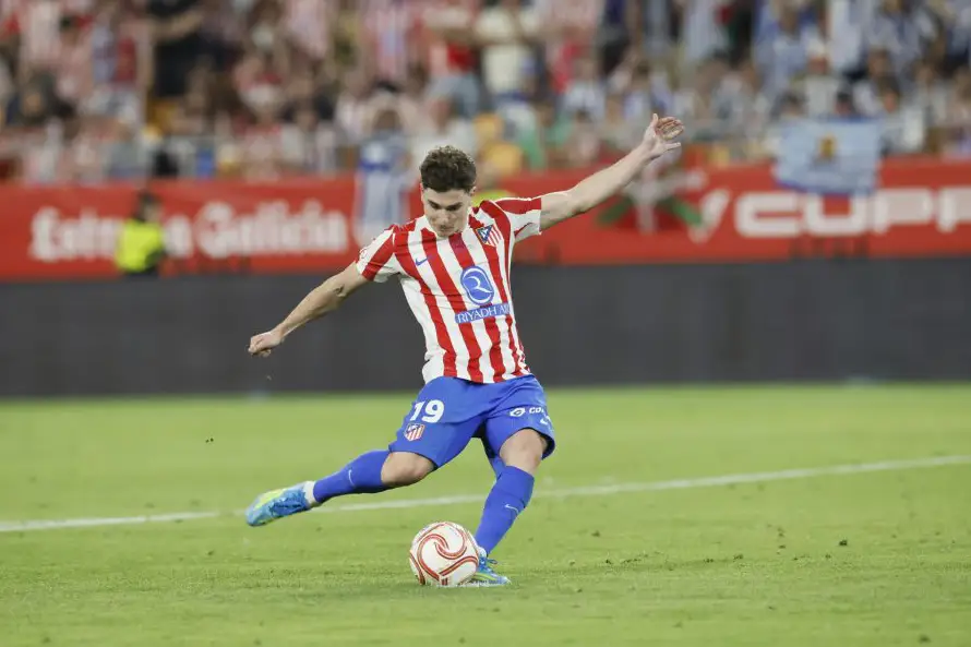 “Julián Alvarez no está en venta”, avisa el Atlético de Madrid, sin “ninguna oferta” del Barcelona