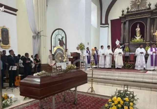 Feligreses en Guatemala despiden al sacerdote Edgar Winter Coronado