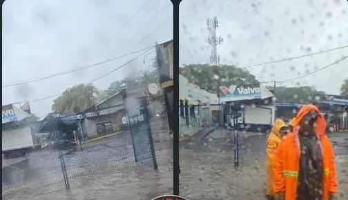 Calles inundadas en Ilopango y Soyapango por fuerte lluvia de este viernes