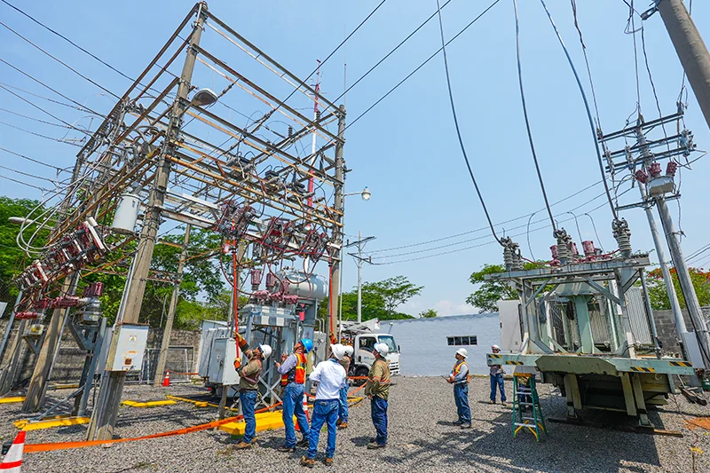 AES instala transformador en Chalatenango ante alta demanda por calor
