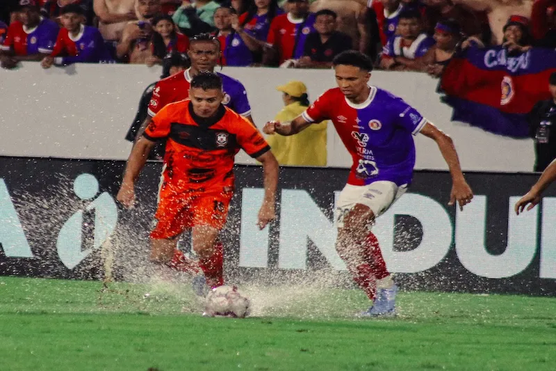 Expertos evaluarán desde hoy el drenaje el estadio Mágico González tras inundación en la final