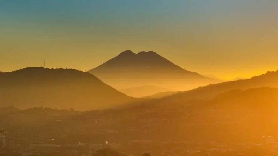Altas concentraciones de polvo del Sahara, calor y bajas probabilidades de lluvia se esperan para este viernes