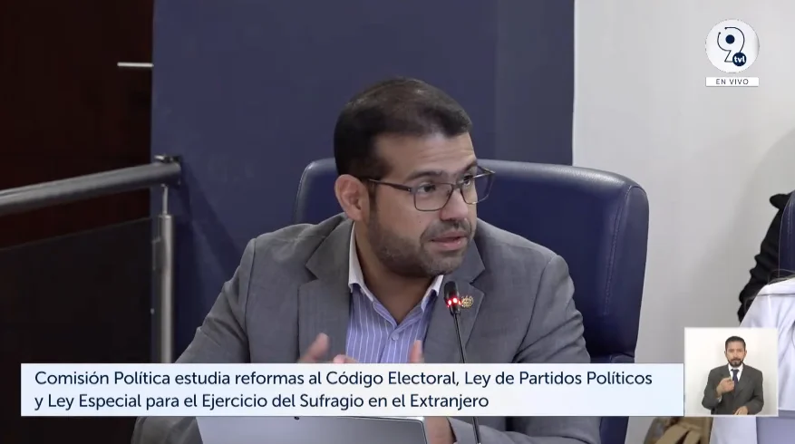 Más de 170,800 salvadoreños cambian de domicilio al exterior dice director del RNPN