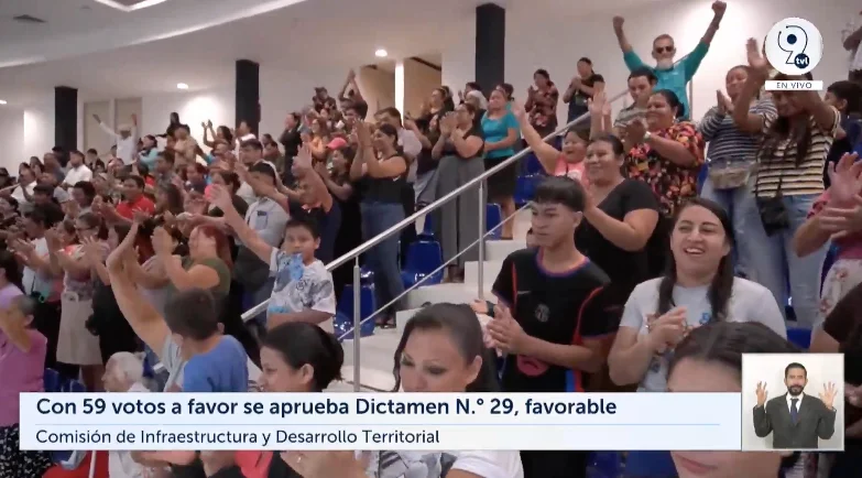 Legalizan vías en desuso en donde habitan 174 familias en comunidad 2 de noviembre, Distrito Italia