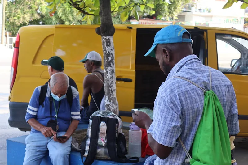 Cubanos deportados a México enfrentan limbo y abandono