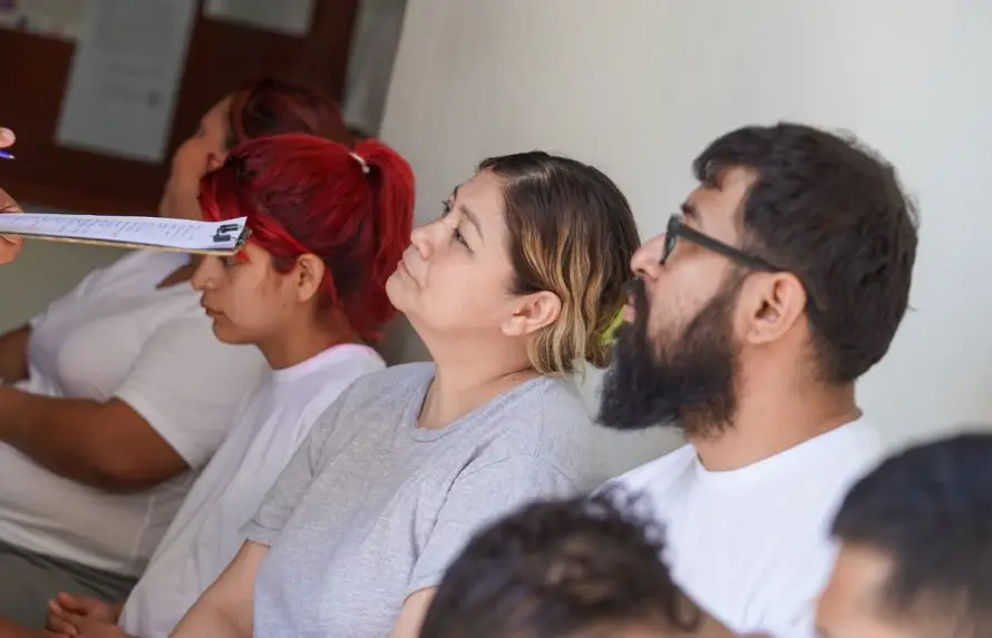 Cuatro acusados de tráfico y posesión de droga seguirán detenidos mientras avanza investigación