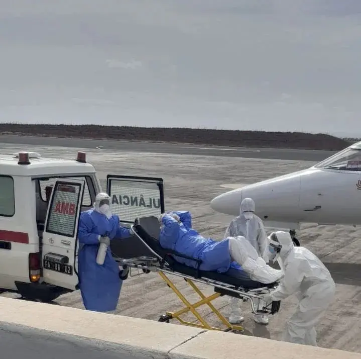 Tres casos sospechosos de hantavirus han sido evacuados del crucero y van a Países Bajos