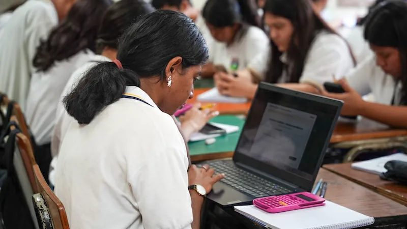 Más de 38,000 estudiantes de bachillerato inician programa de refuerzo académico para becas universitarias
