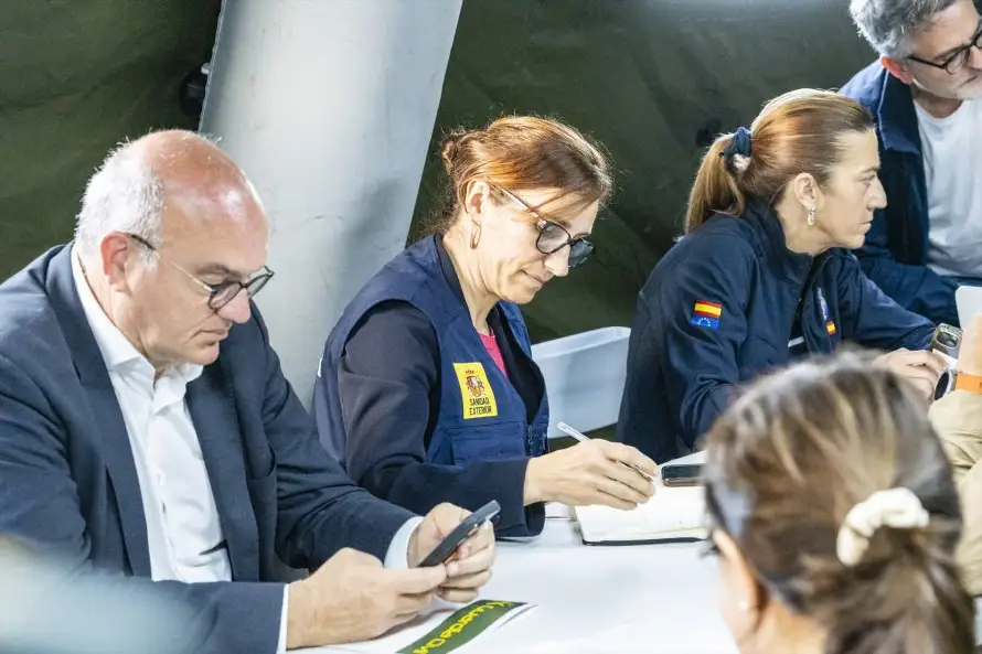 España y la OMS resaltan que el desembarco del 'MV Hondius' está funcionando "con toda normalidad"