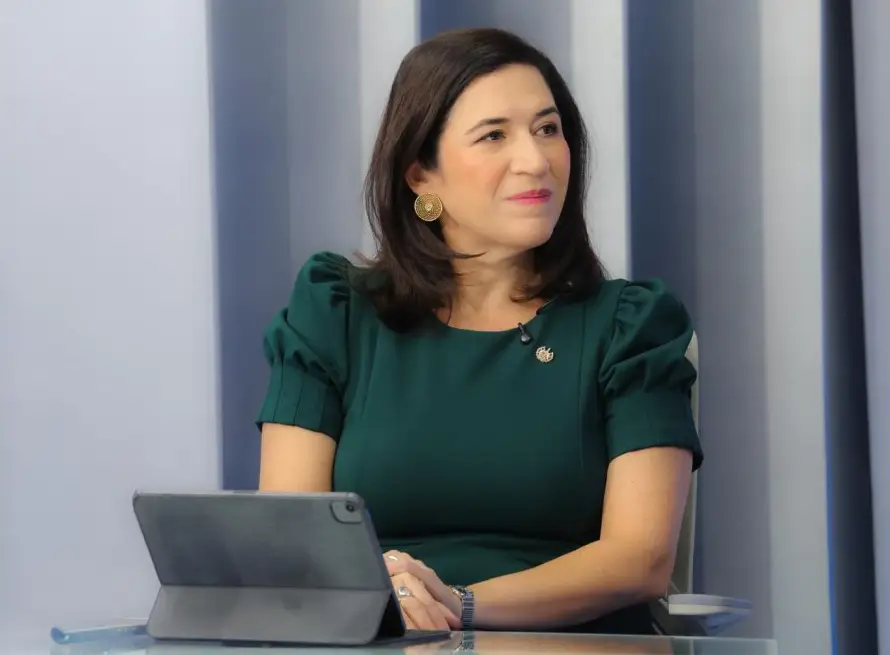 Ministra dice que la economía salvadoreña tiene “desempeño positivo”