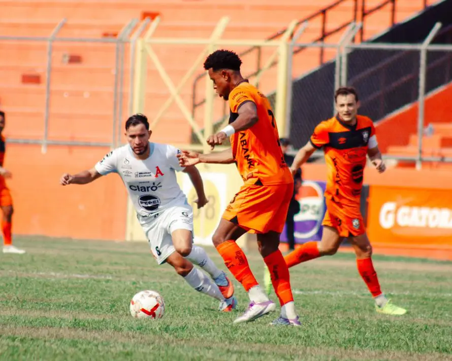 Águila y Alianza definirán la serie este sábado en la vuelta de cuartos de final