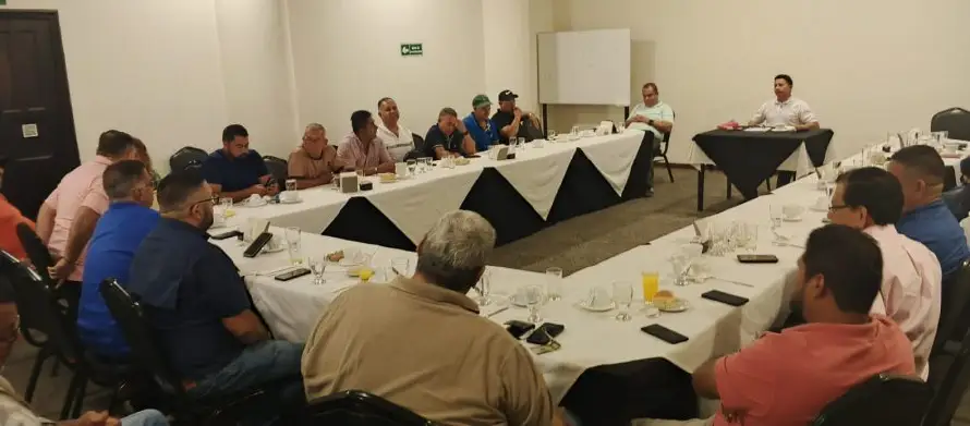 Mesa Nacional de Transporte urge reunión al Gobierno ante alza de combustibles