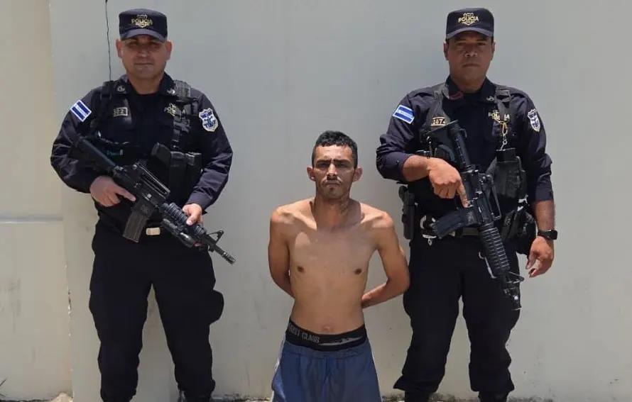 Capturan a joven acusado de asesinar a una mujer en Tamanique, La Libertad