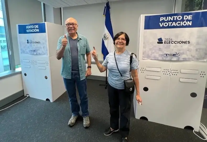 Salvadoreños en el exterior podrán votar en 2027 con DUI o pasaporte vigente o vencido