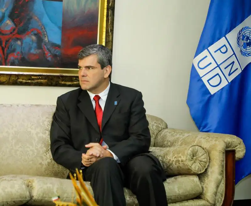 Representante residente del PNUD en El Salvador presenta cartas credenciales y dice están listos para contribuir al desarrollo