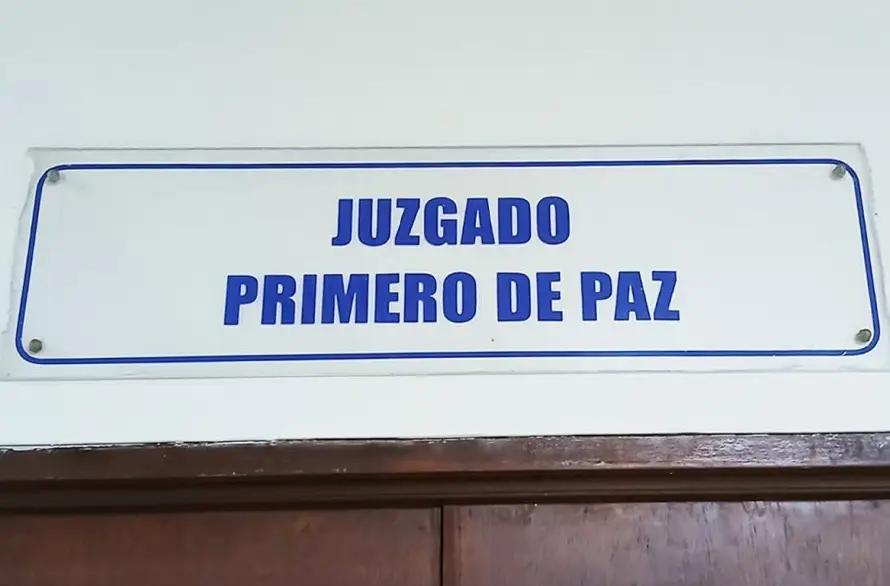 Envían a prisión provisional a hombre acusado de agredir a una mujer e intentar atacar a su hijo en Santa Ana