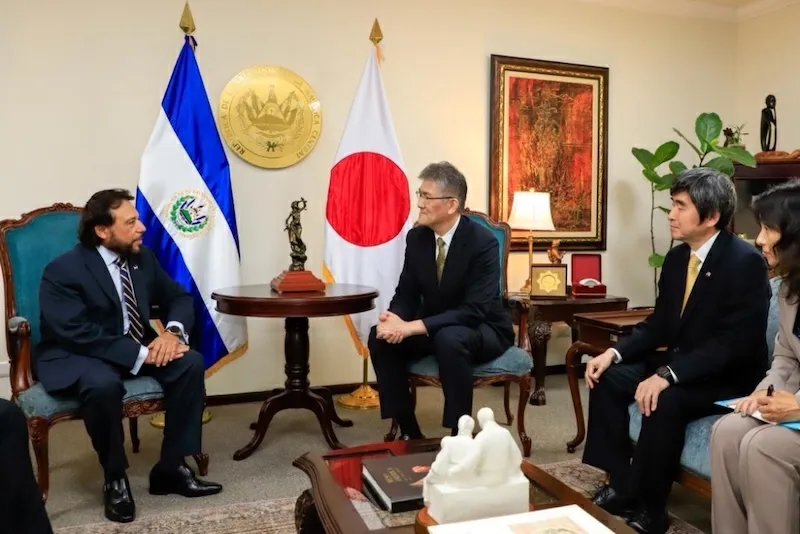 Japón y El Salvador fortalecen cooperación económica y diplomática