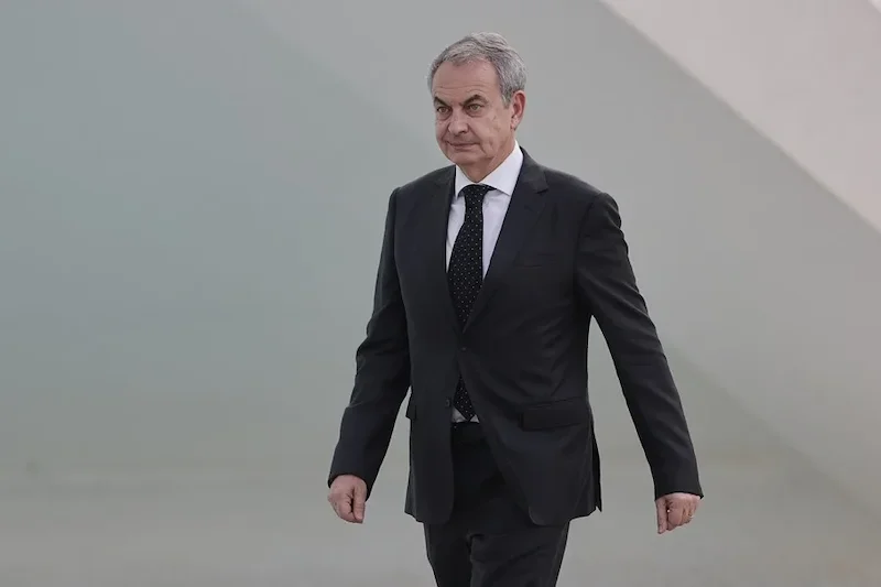Rodríguez Zapatero y sus hijas, principales beneficiarios de red de corrupción, según la Policía española