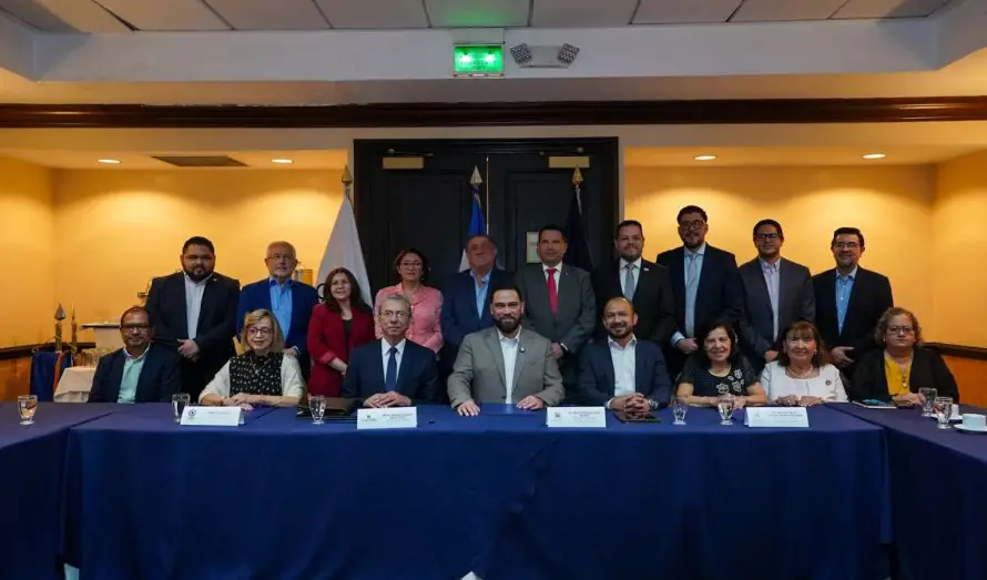 Alcaldía de San Salvador Centro firma convenio con universidades para impulsar pasantías y proyectos de innovación
