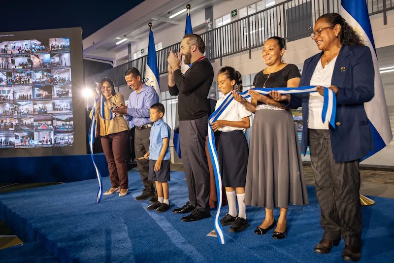 Presidente Bukele inaugura 70 escuelas y suma 210 renovadas