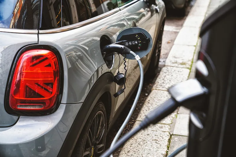 Un 25 % de los automóviles vendidos en el mundo durante 2025 fueron eléctricos