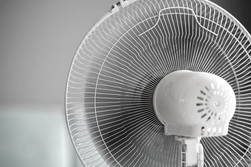AES atribuye aumento en facturas eléctricas a ola de calor