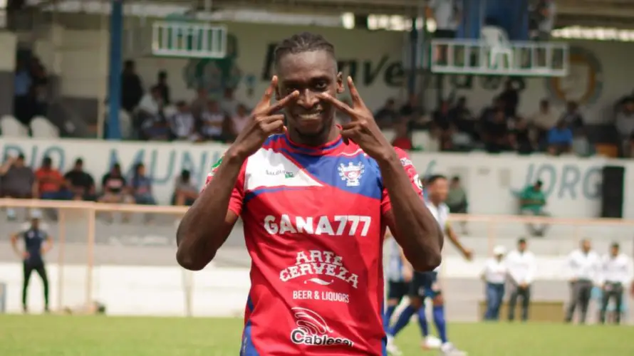 Firpo derrota a Metapán en duelo reanudado un día después por apagones en el estadio Jorge Suárez