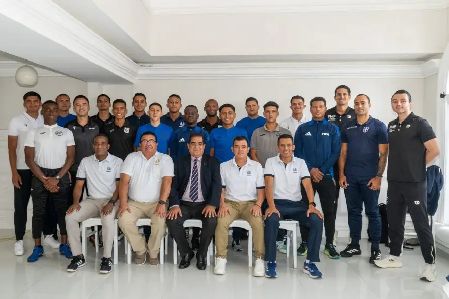 Fesfut inaugura curso regional para árbitros con apoyo de Uncaf